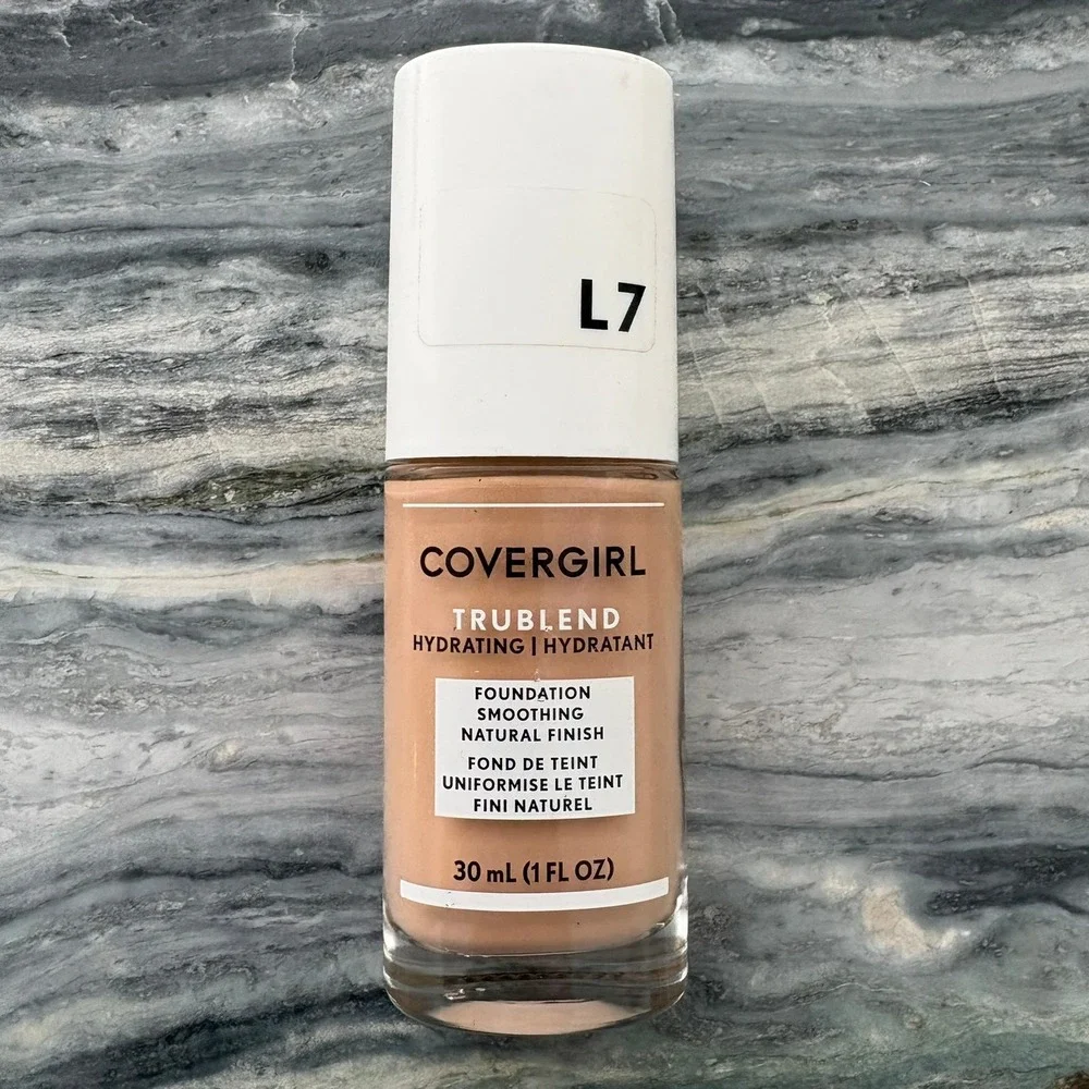 Covergirl TruBlend Hydrating Liquid Foundation L7 Warm Beige 1oz Natural Finish